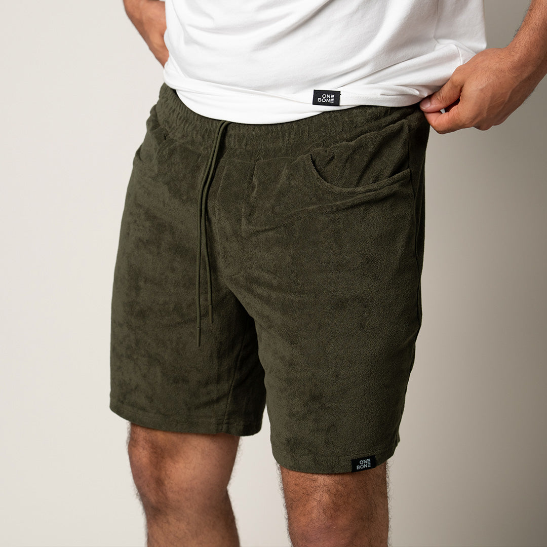 model-specs: AP is 6'2" | 209 lbs | size B