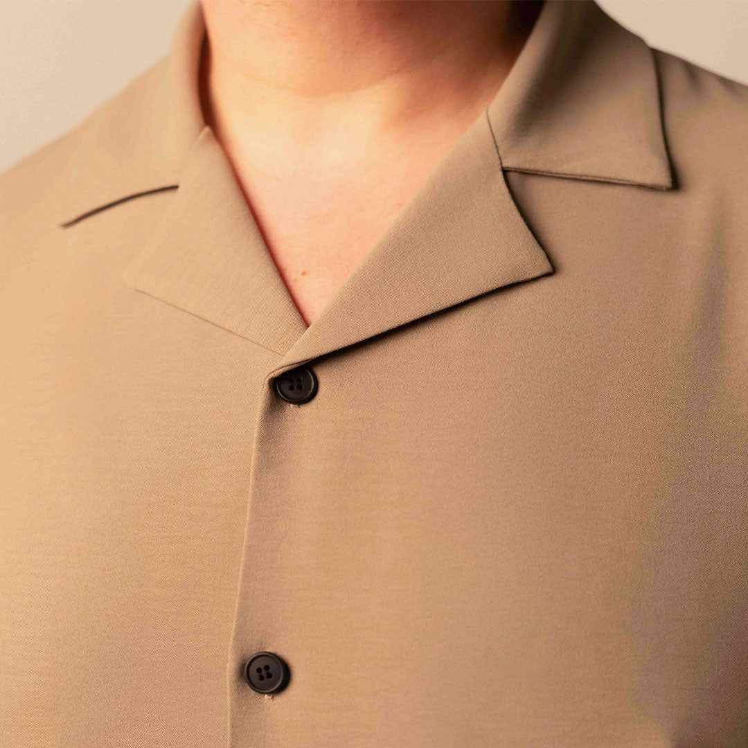 model-specs: Classic button down