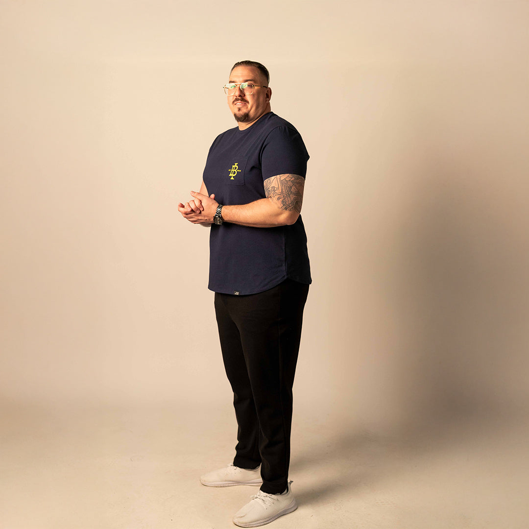model-specs: Desmond is 6'7 | 300 lbs | size 1