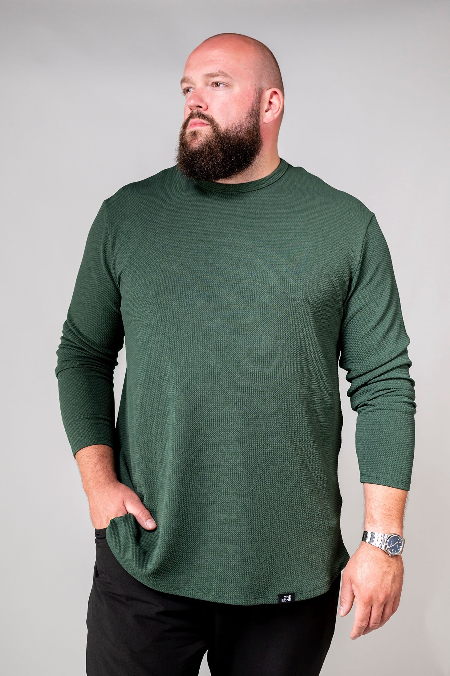model-specs: Quinn is 6-3 | 295 lbs | size 1