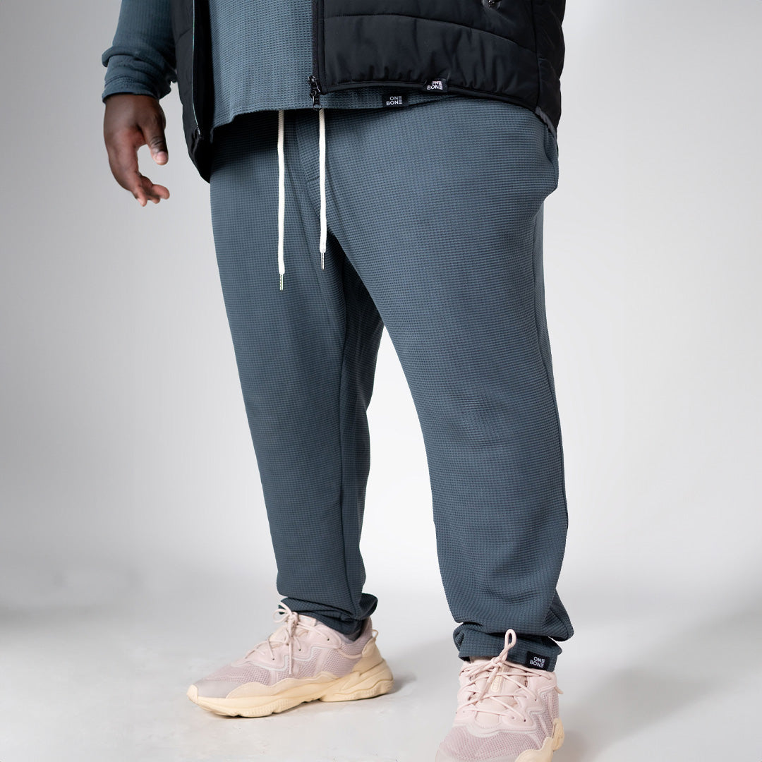 model-specs: Jerome is 5-10 | 330 lbs | Size D