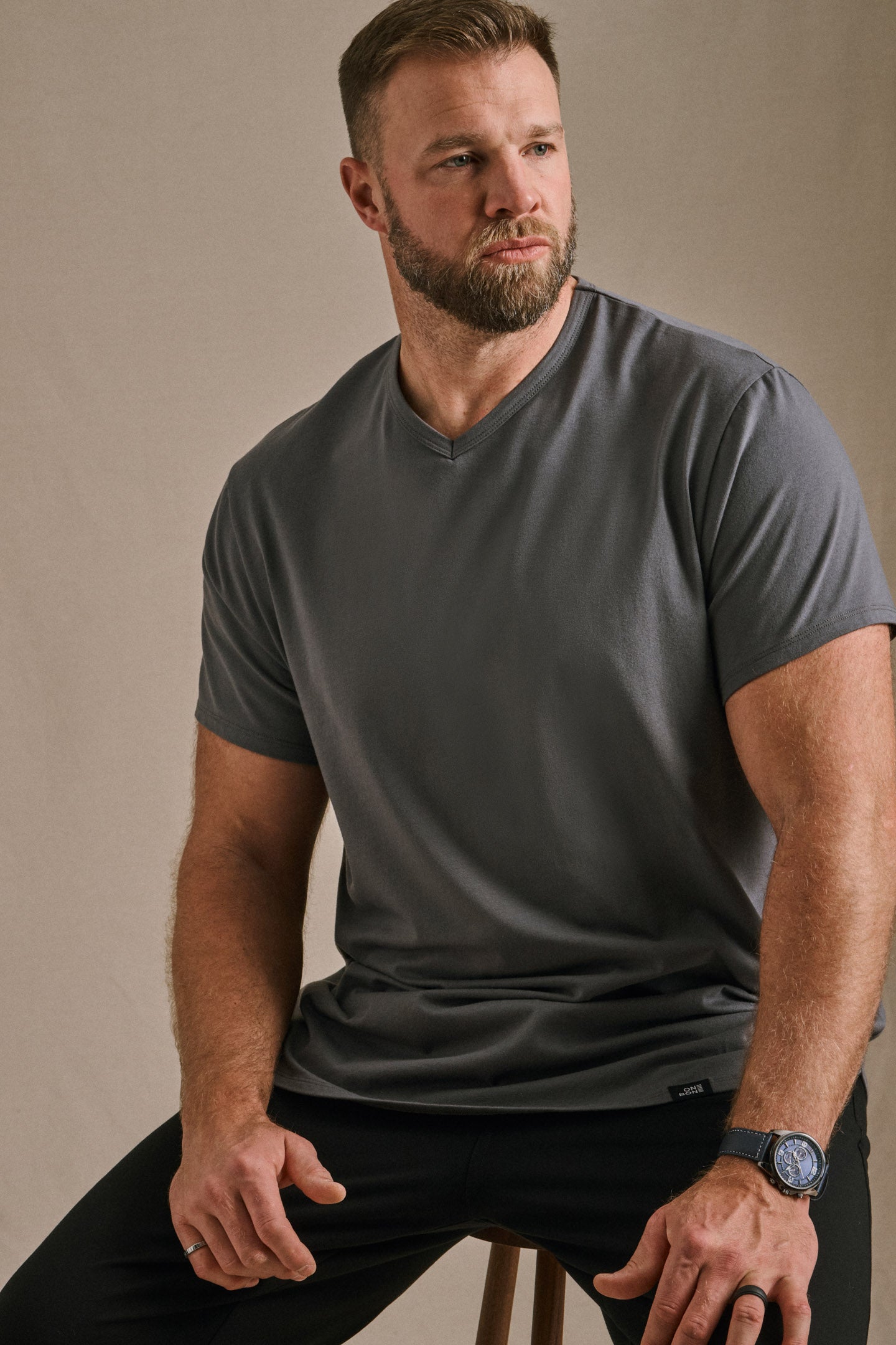 V-Neck - Midnight Grey