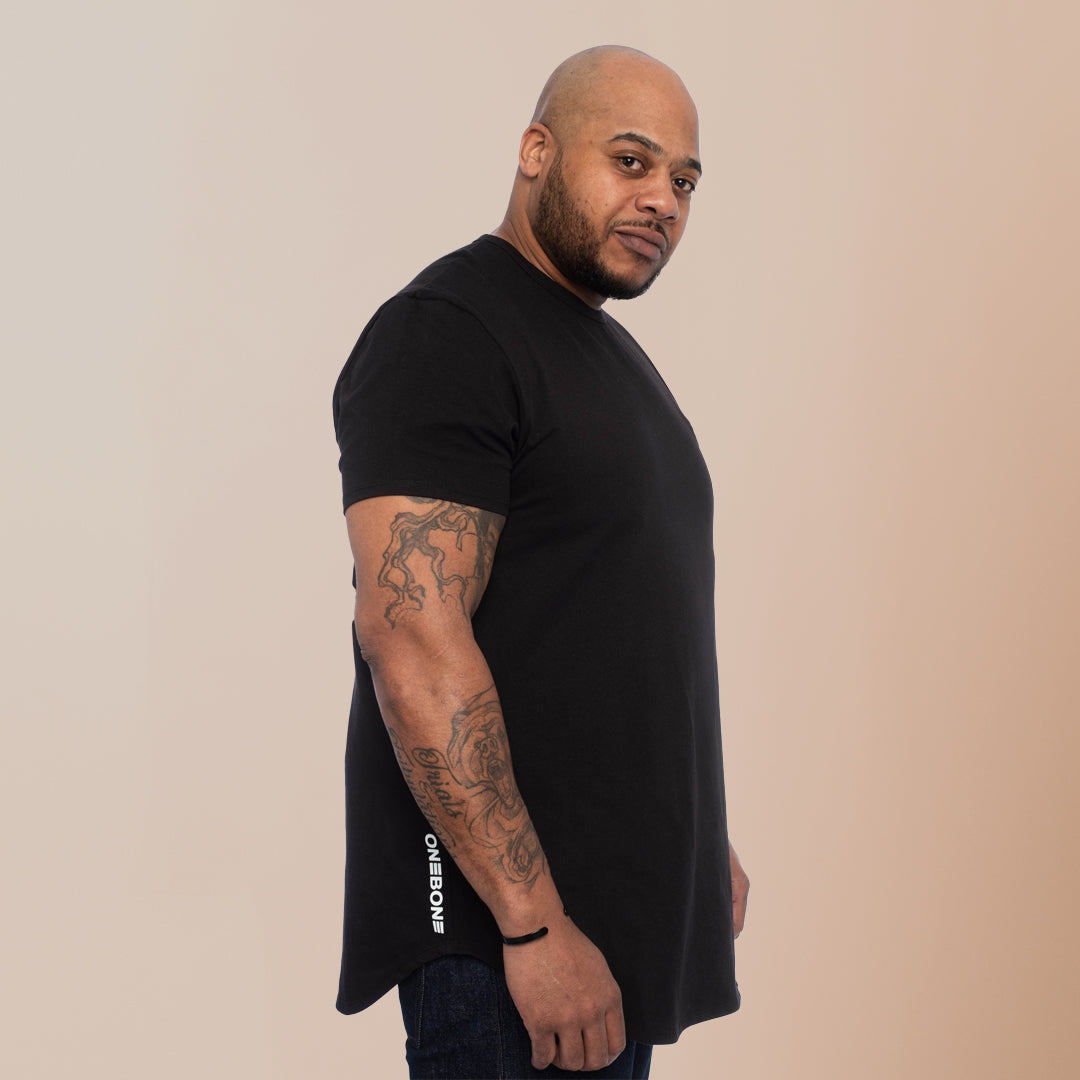 model-specs: Shawn is 6-2 | 285 lbs | size 1