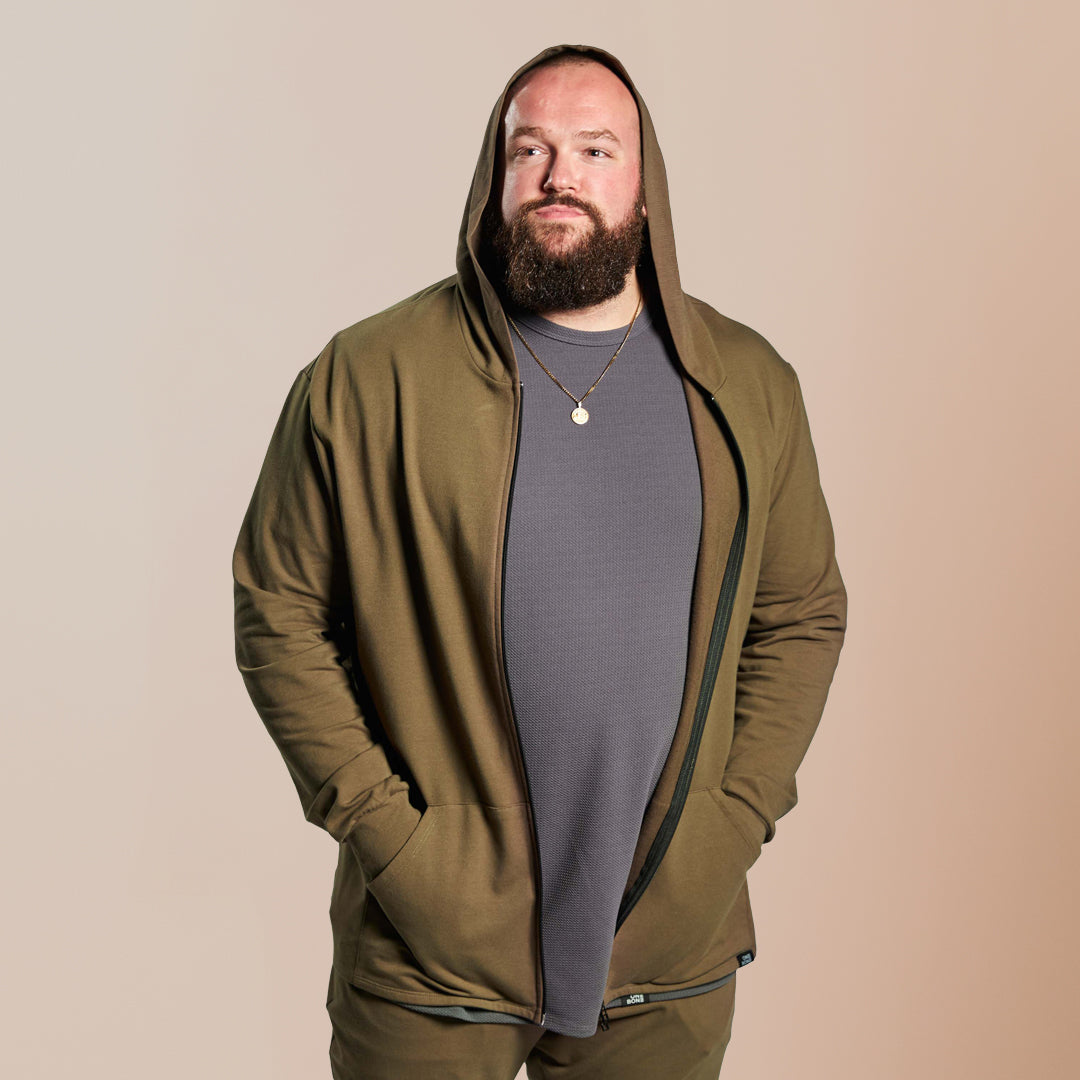 model-specs: Quinn is 6-3 | 295 lbs | size 1