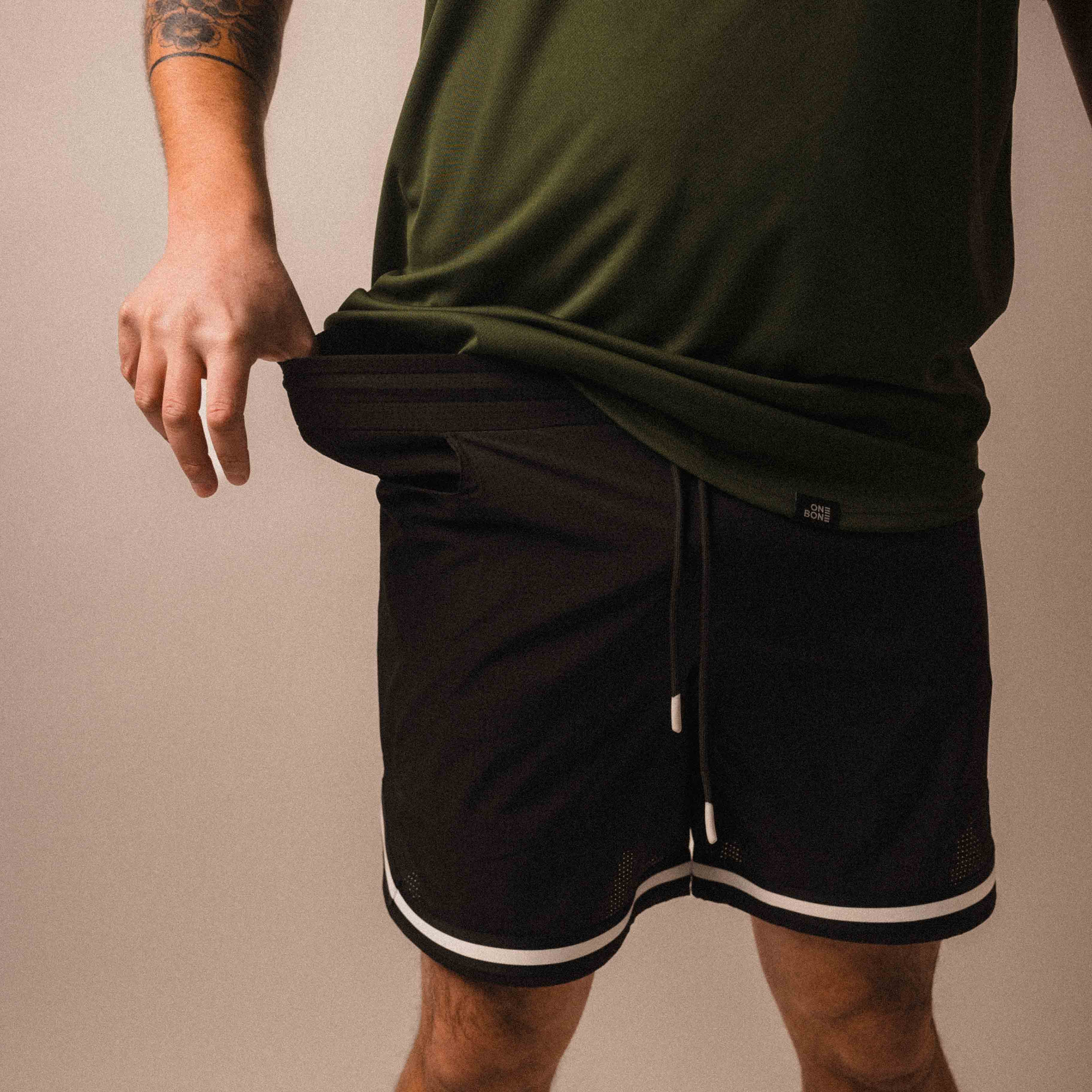 model-specs: Elastic waistband