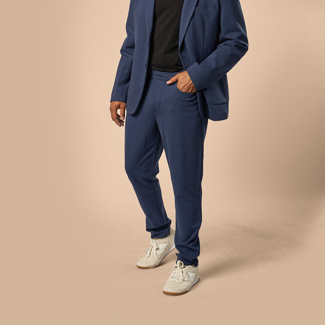 model-specs: AP is 6'2" | 209 lbs | Size C