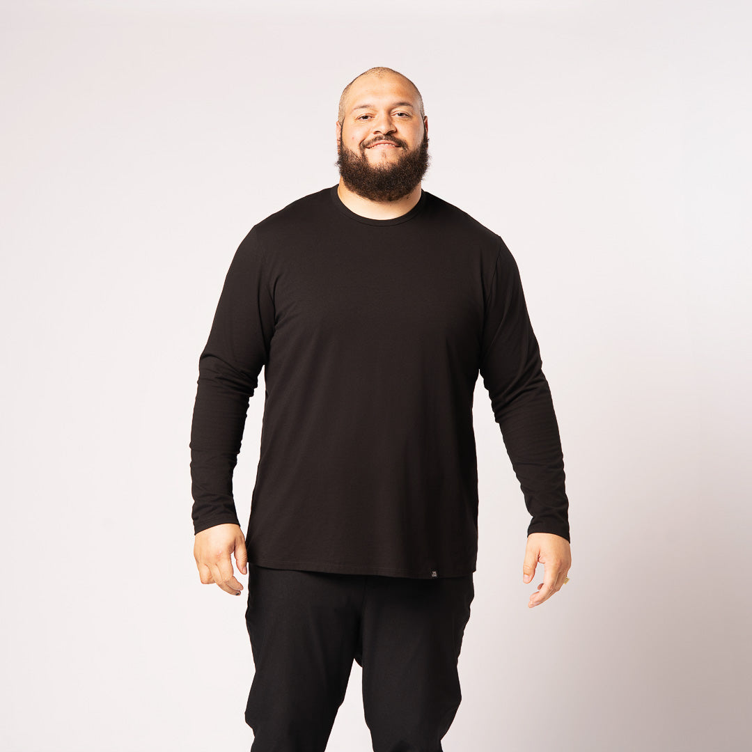 model-specs: Nick is 6'5" | 315 lbs | Size 2