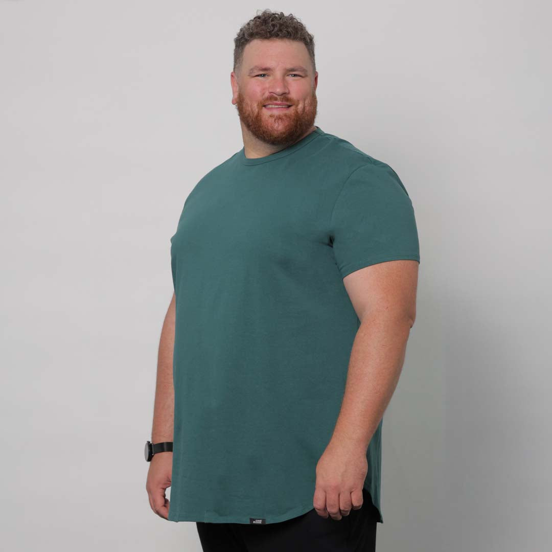 model-specs: Brandon is 6’3" | 350 lbs | size 3