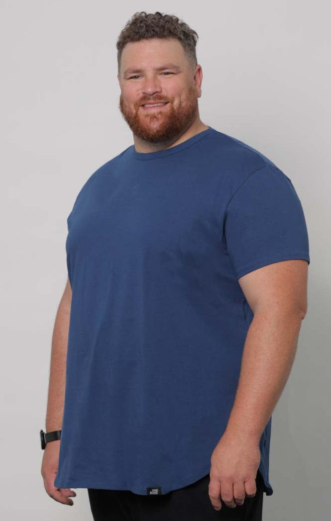 model-specs: Brandon is 6’3" | 350 lbs | size 3
