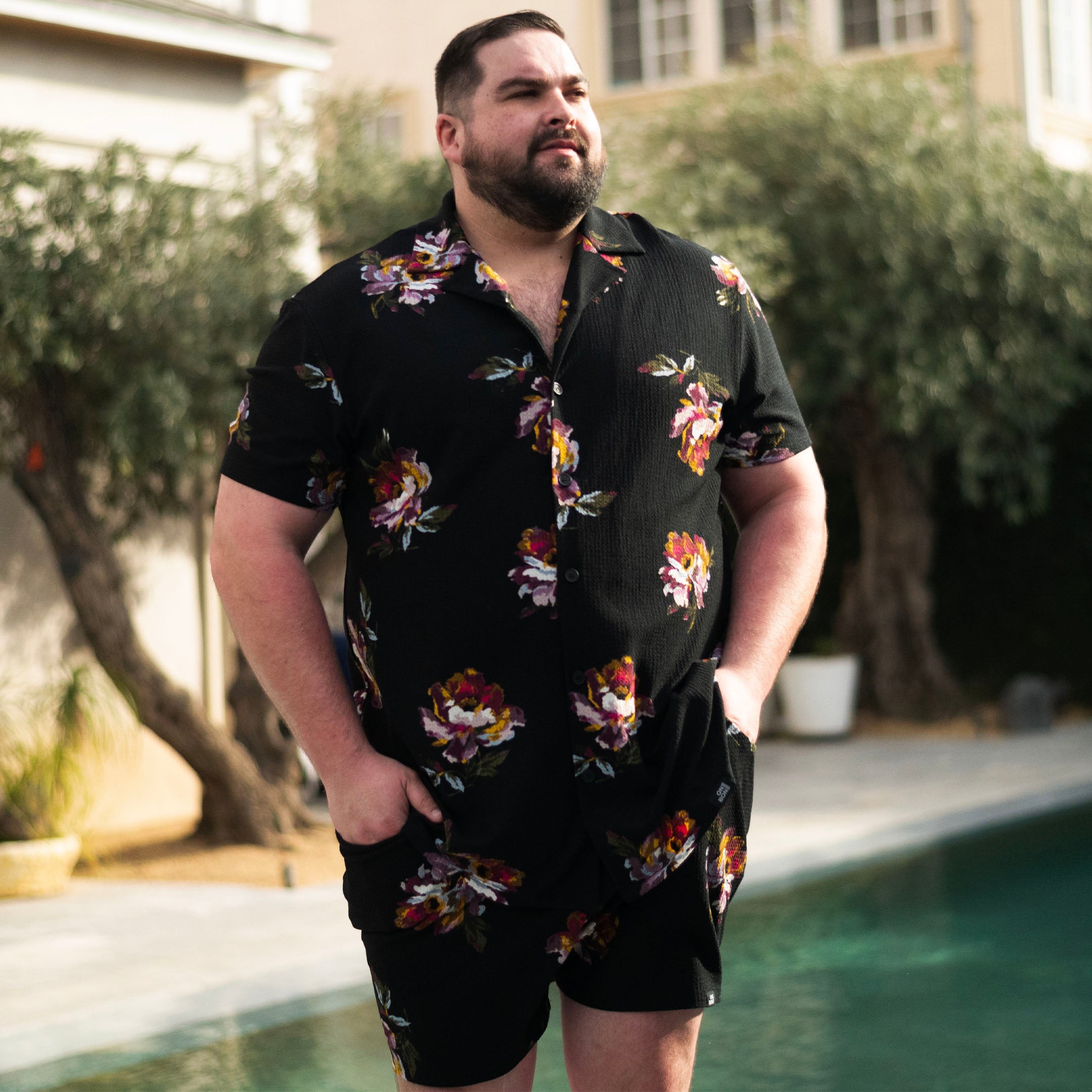 model-specs: Dom is 6'1 | 325 lbs | size 2 / D