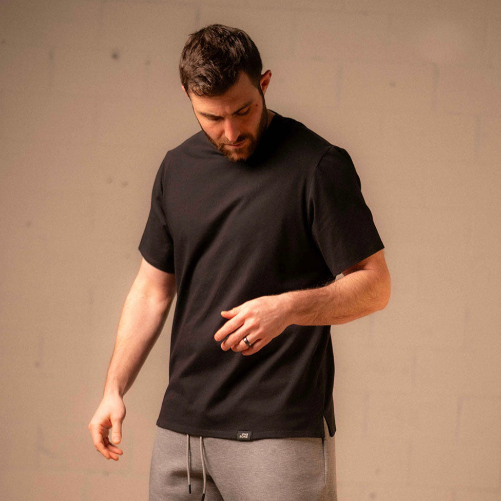 model-specs: Sam is 6'0 | 185 lbs | size -1