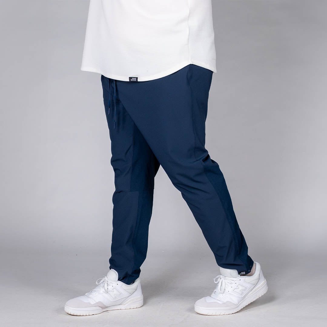 model-specs: Adam is 6'3" | 325 lbs | 42 Waist | Size D