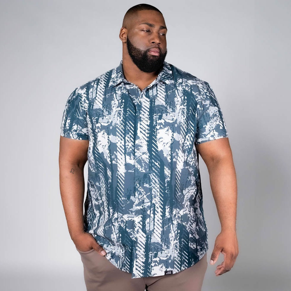 model-specs: Q is 6'4 | 350 lbs | size 3