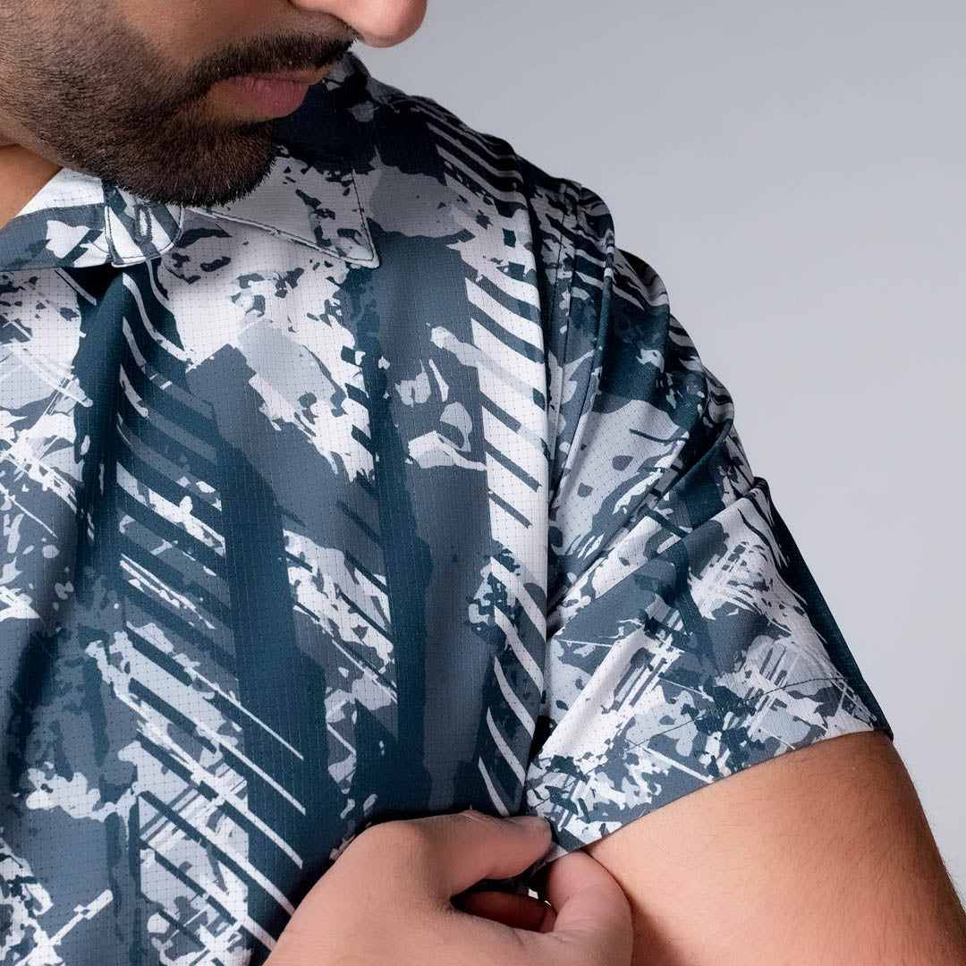 model-specs: shorter fitted sleeves