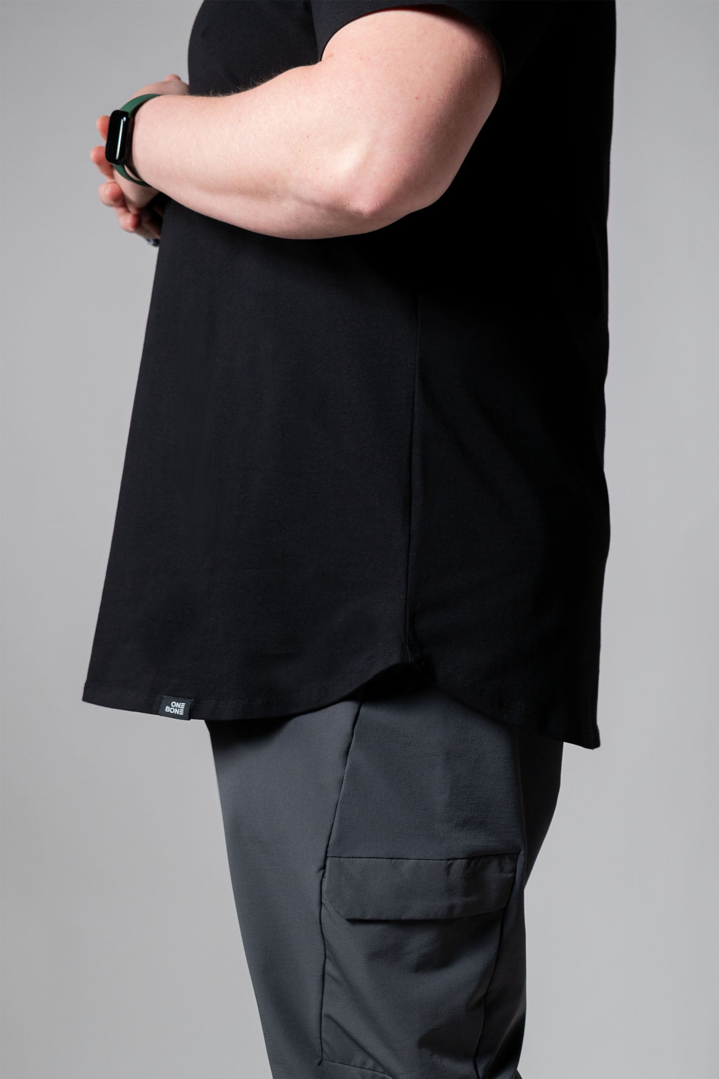 V-Neck - Black