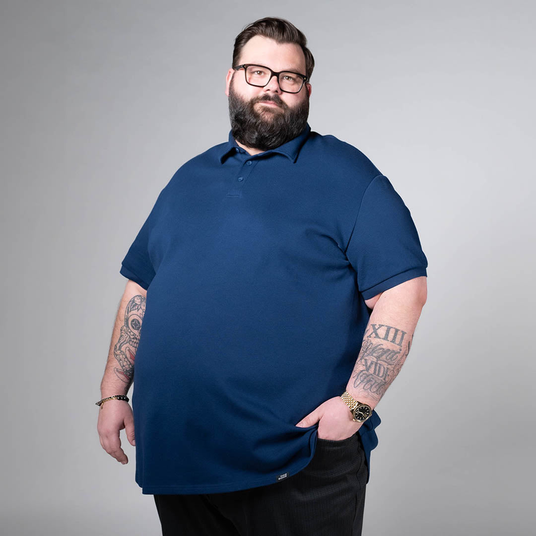 model-specs: Julien is 6-0 | 375 lbs | size 4