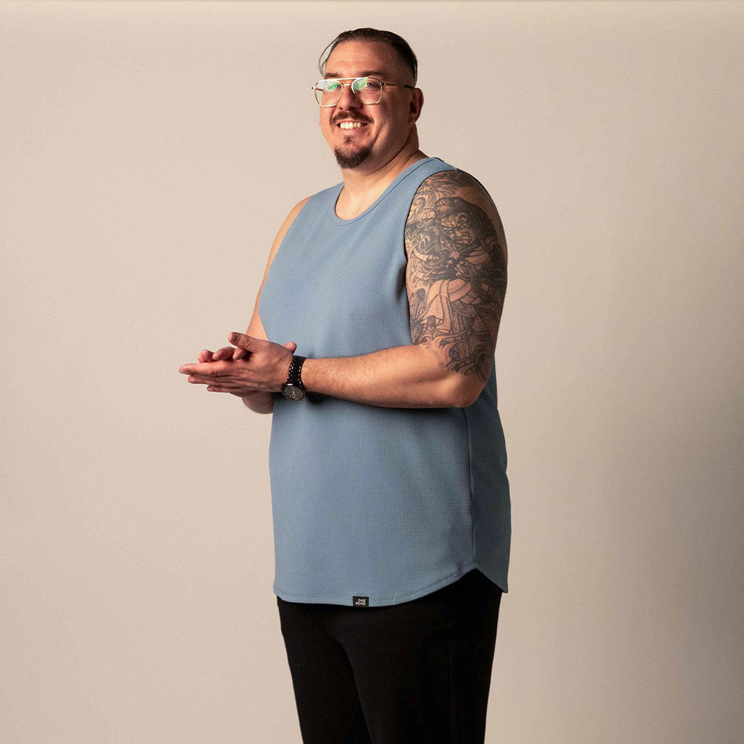 model-specs: Desmond is 6'7 | 300 lbs | size 1