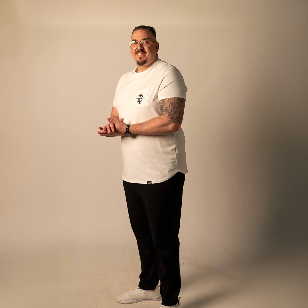 model-specs: Desmond is 6'7 | 300 lbs | size 1