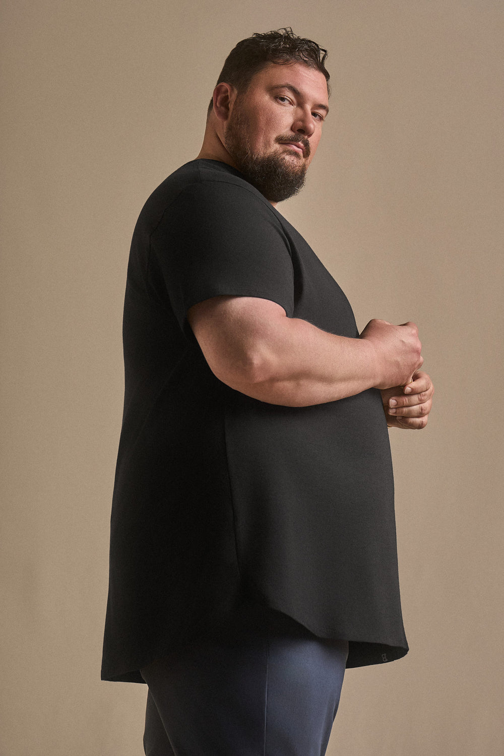 V-Neck - Black