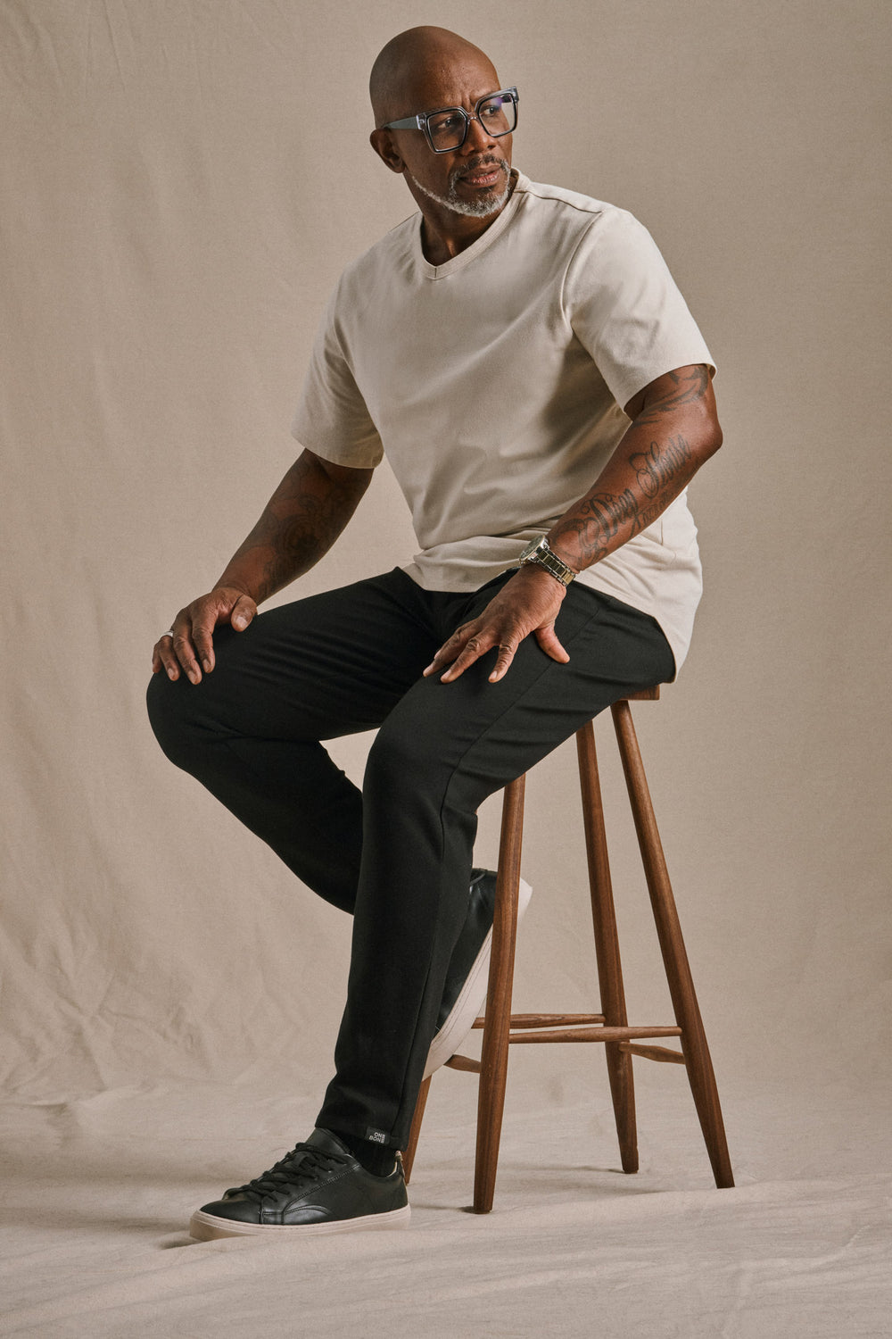 V-Neck - French Oak