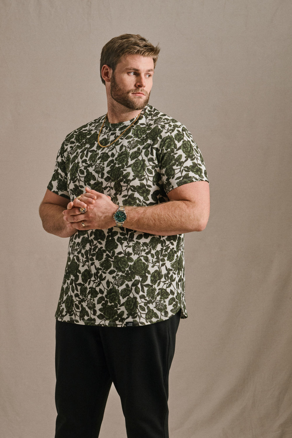 floral bullet [[badge:6'4|295lbs|1]]