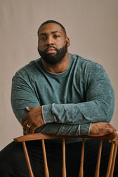 [[badge:6'5|335lbs|3]]