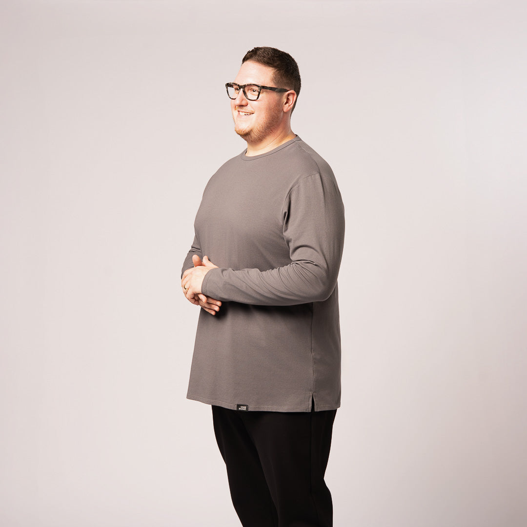 model-specs: Adam is 6'3" | 285 lbs | Size 1