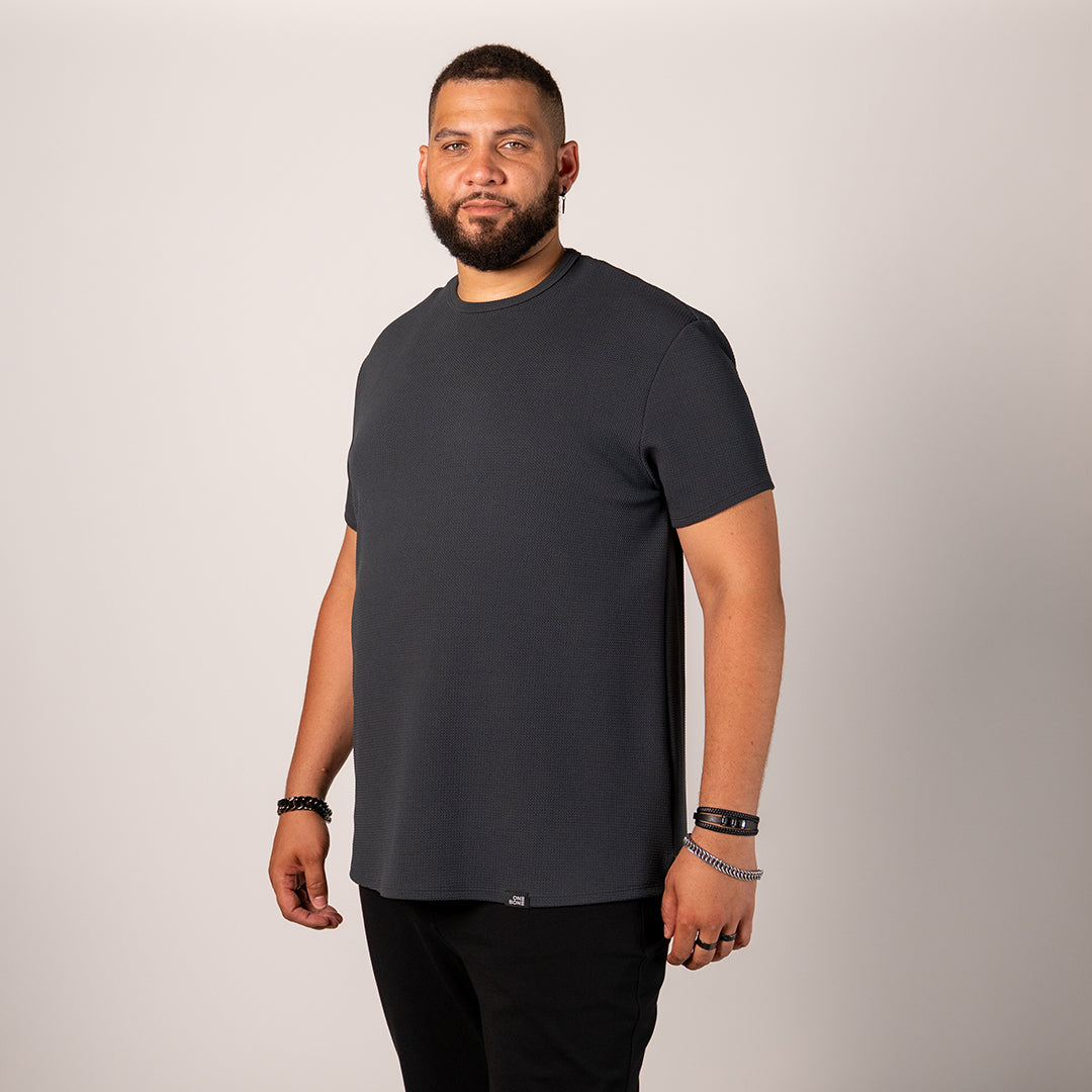 model-specs: Kevin is 6'6" | Size 1