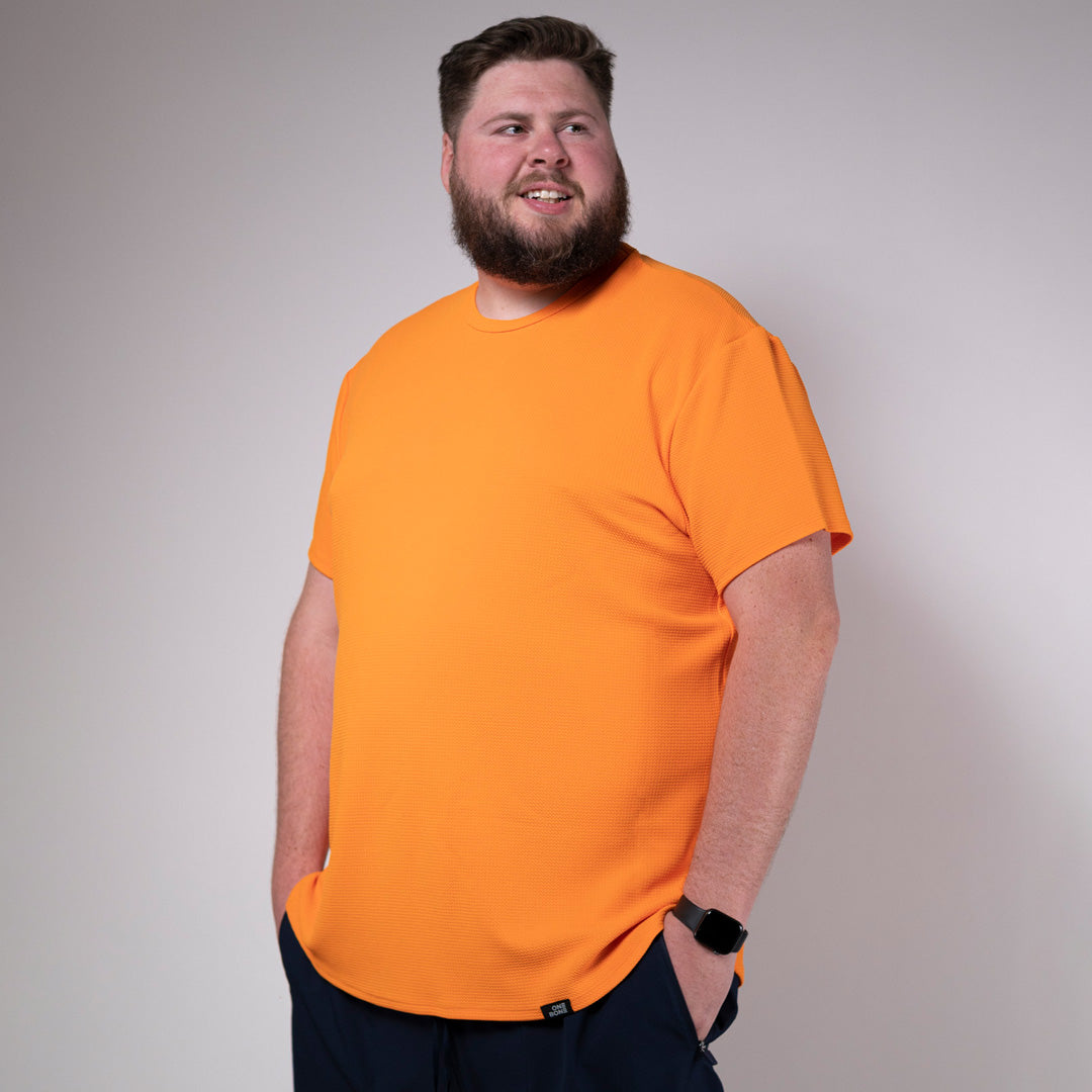 model-specs: Zach is 6-6 | 350 lbs | size 3