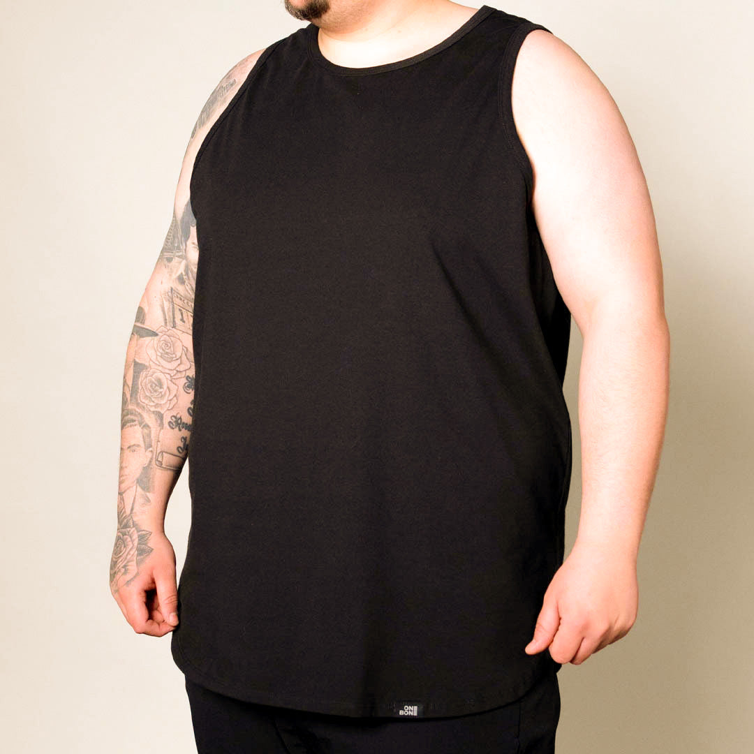 model-specs: Brandon is 5-11 | 300 lbs | size 2