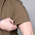 model-specs: shorter fitted sleeves