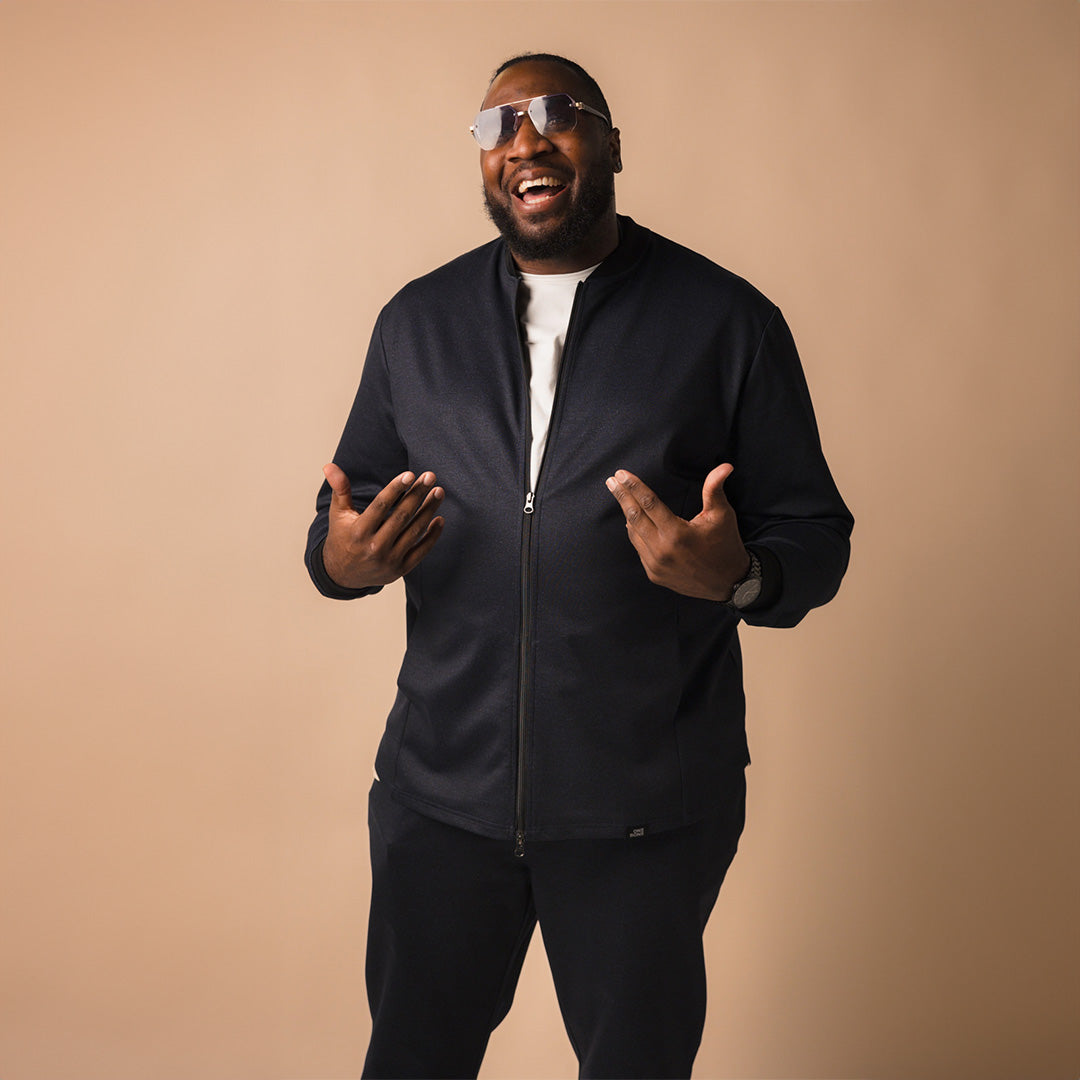 model-specs: Jamar is 6'5" | 315 lbs | size 2