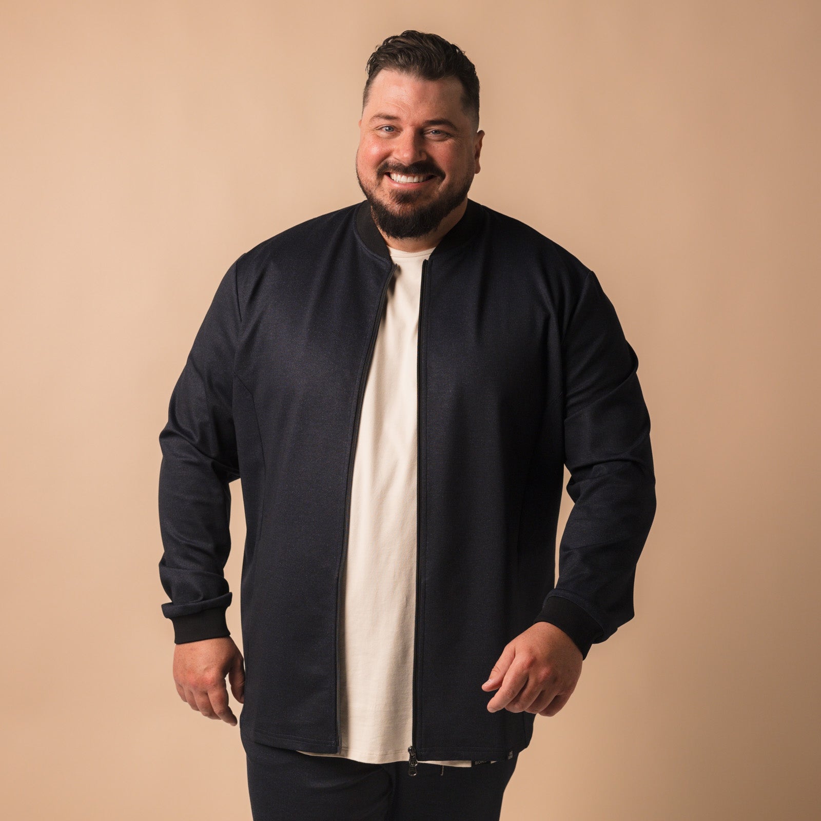 model-specs: Julien is 6'3" | 335 lbs | size 3