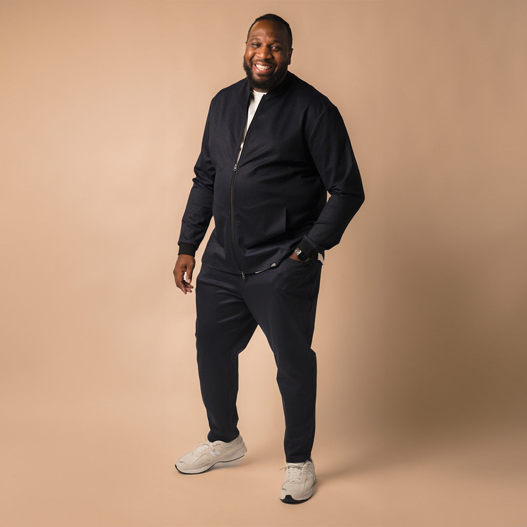 model-specs: Jamar is 6'5" | 315 lbs | size D