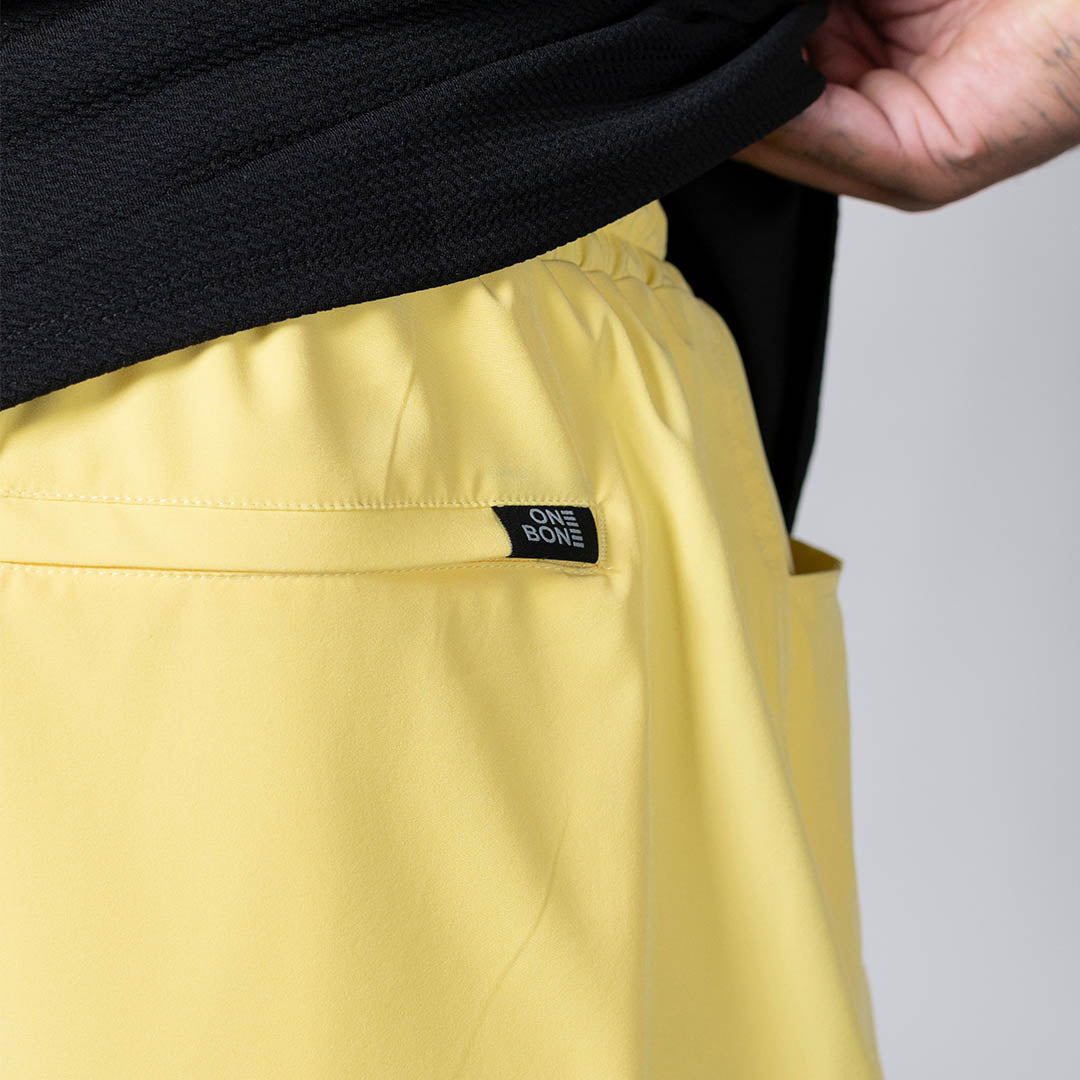 model-specs: Rear pocket with zipper